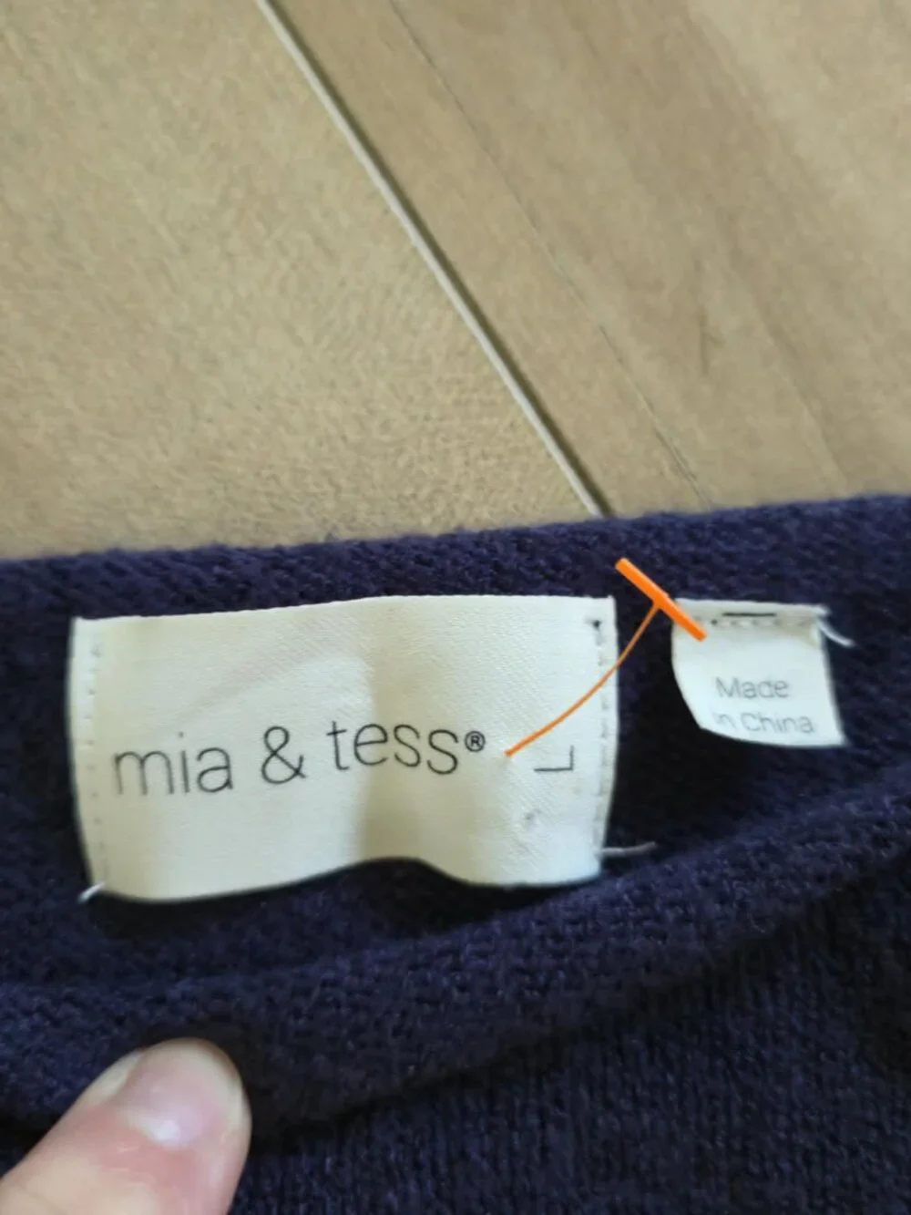 Mia & Tess "Vitamin Sea" Embroidered Sweatshirt | Large - Picture 5 of 7